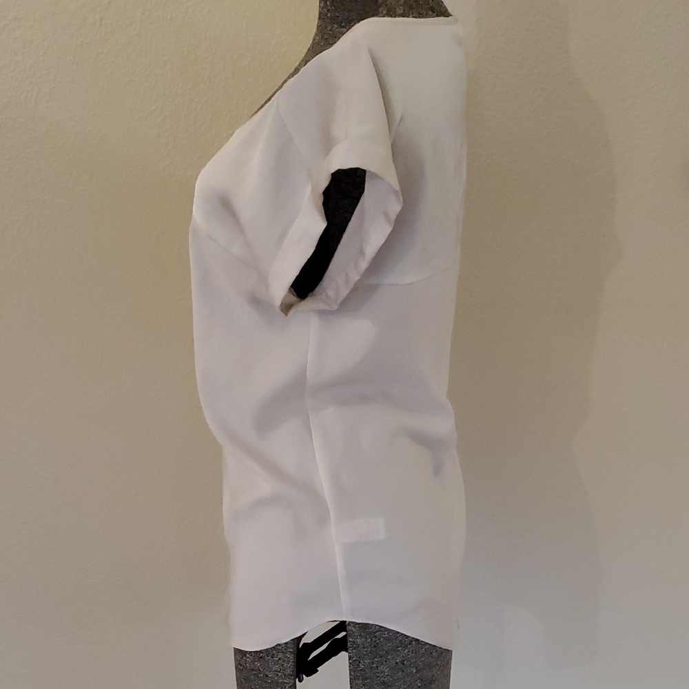Express Women's Cream Blouse - Picture 2 of 7